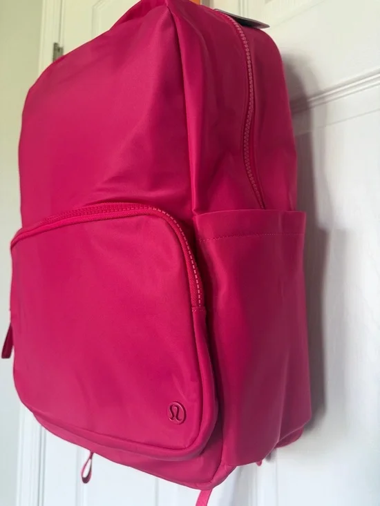 🆕 LULULEMON Everywhere Backpack 22L Calypso Pink/Sheer Oak NWT - Picture 11 of 16
